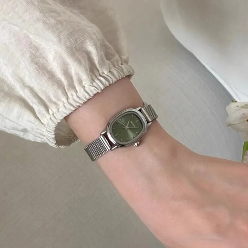 Luxury Watch Cartier - Зеленые часы с маленьким овальным циферблатом,