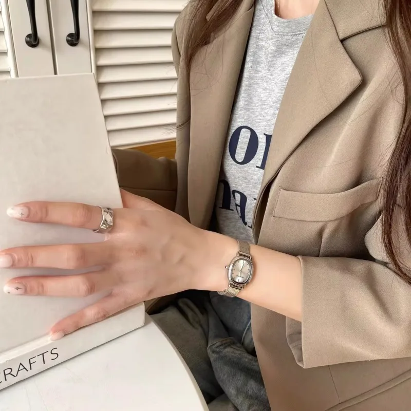 Зеленые часы с маленьким оваль – обзор и цена Luxury Watch Cartier